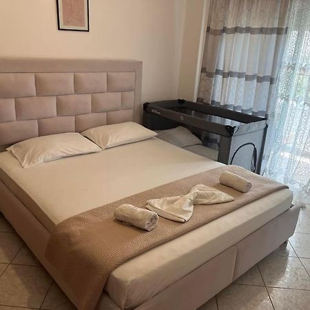 Mimoza Apartments Sarandë Buitenkant foto